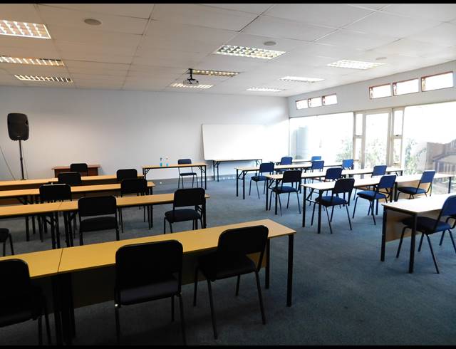 800M² TRAINING FACILITY TO LET IN FERNDALE